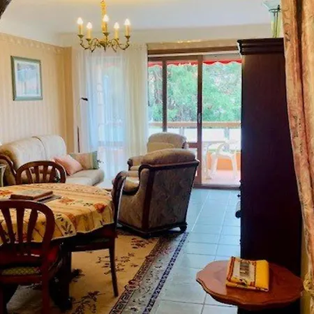 F3 Avec Terrasse, Garage Et Wifi - 4 Couchages - Proche Cures Et Centre