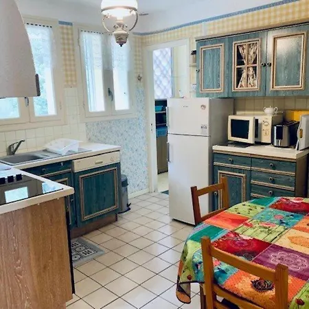 F3 Avec Terrasse, Garage Et Wifi - 4 Couchages - Proche Cures Et Centre - Fr-1-703-113
